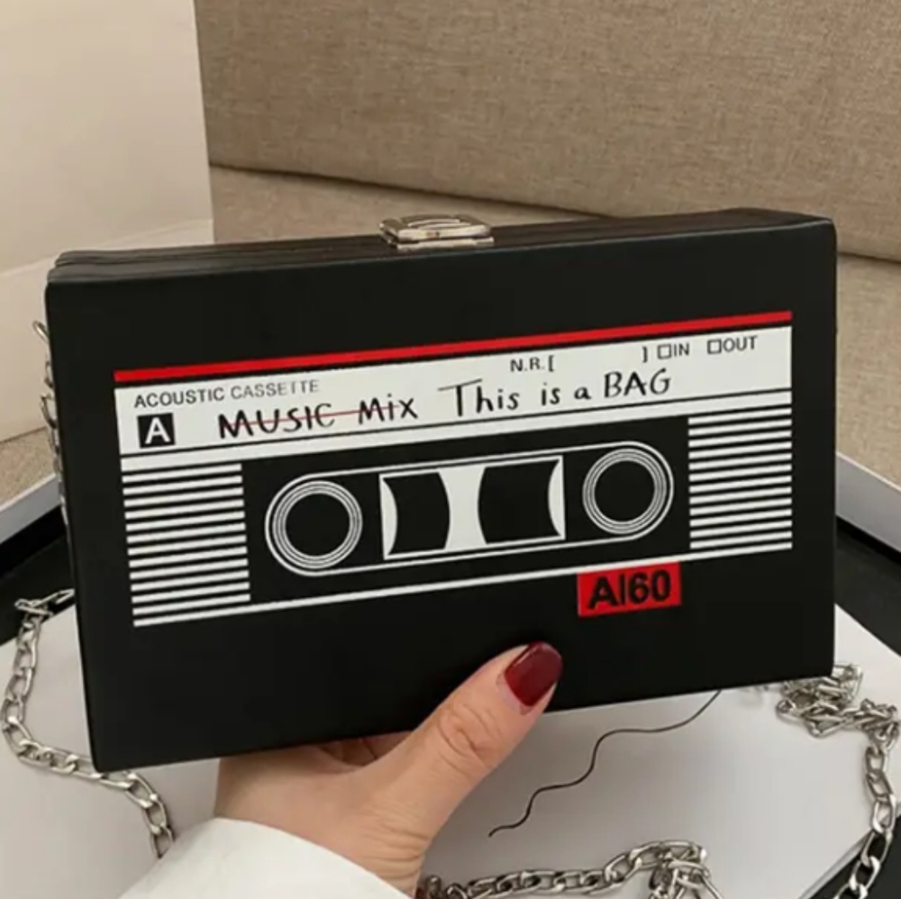 NEW BLACK CLASSIC CASSETTE PLAYER CROSSBODY HANDBAG - Picture 4 of 6